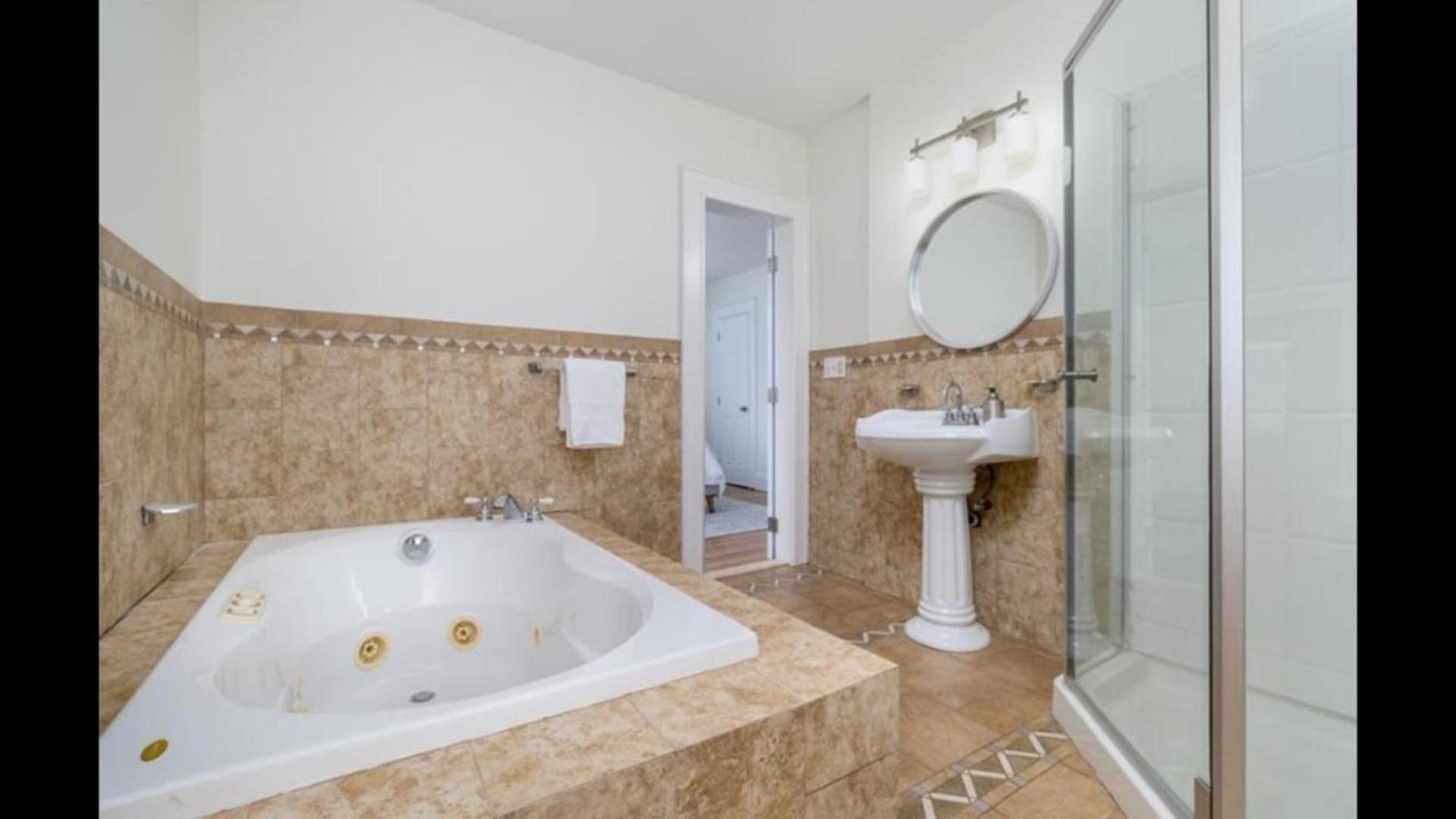 Black Rock Home - 4 Bed - Jacuzzi Bath - Beach Bridgeport Exterior photo